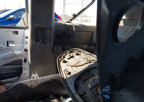 2004 Chevrolet Silverado 1500 Ls from USA, damaged, VIN 2GCEC19V641410068